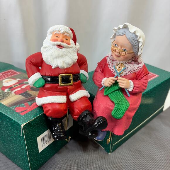 Stocking Hangers Santa Claus & Mrs. Santa Hallmark Resin EUC Set of 2 Multicolor - Picture 2 of 6